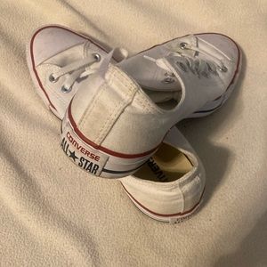 9.5 low top Converse